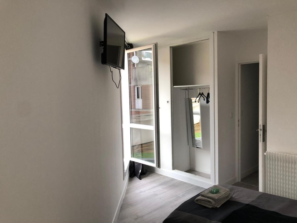 Evry Time Bed & Breakfast Courcouronnes Bagian luar foto
