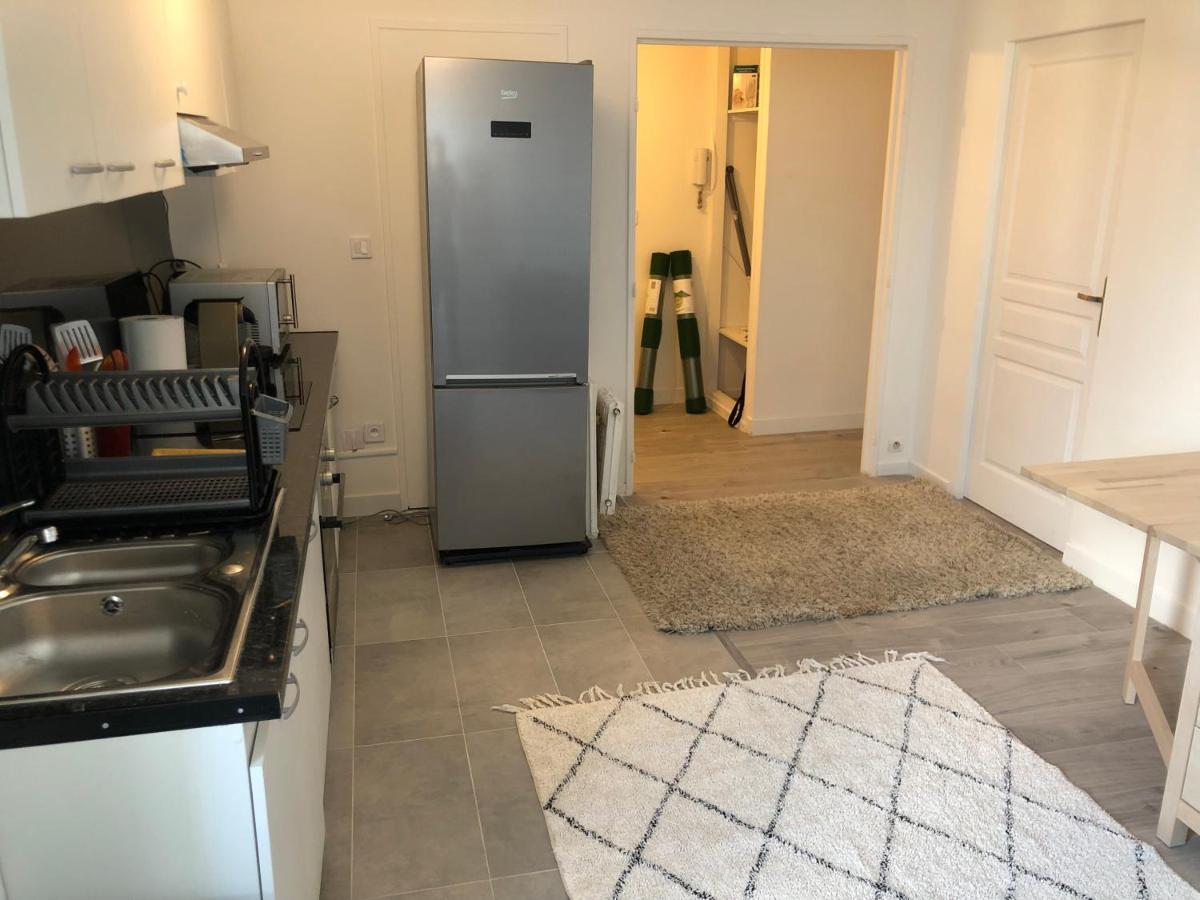 Evry Time Bed & Breakfast Courcouronnes Bagian luar foto